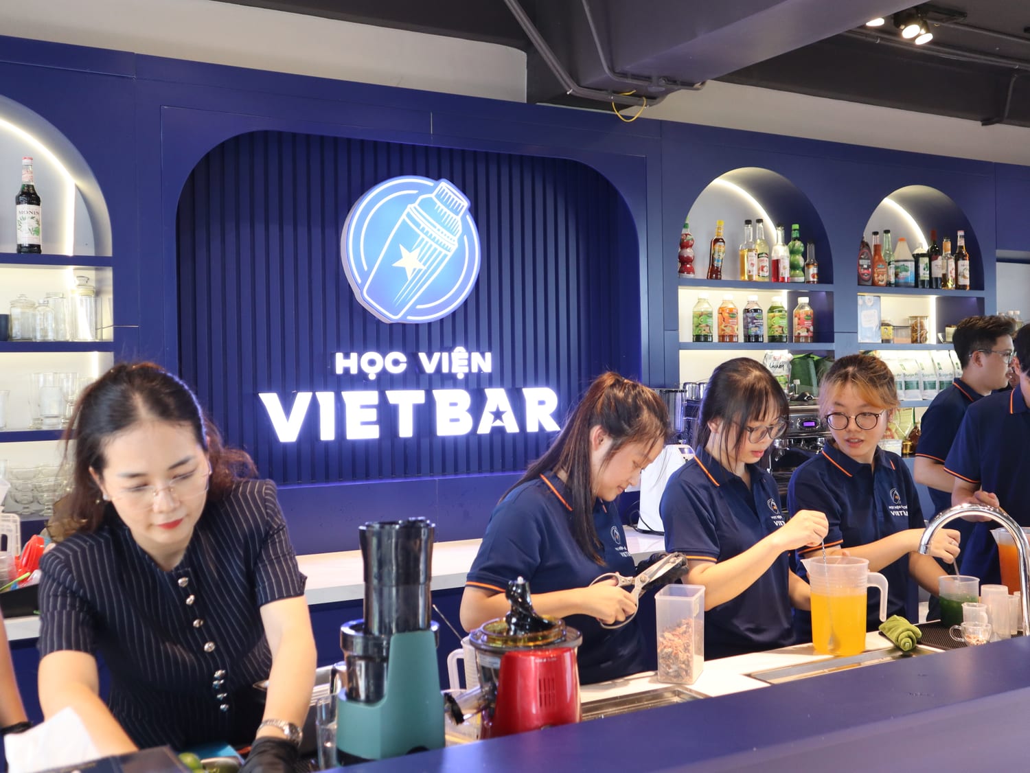 Hoạt động thực hành tại Học Viện Vietbar