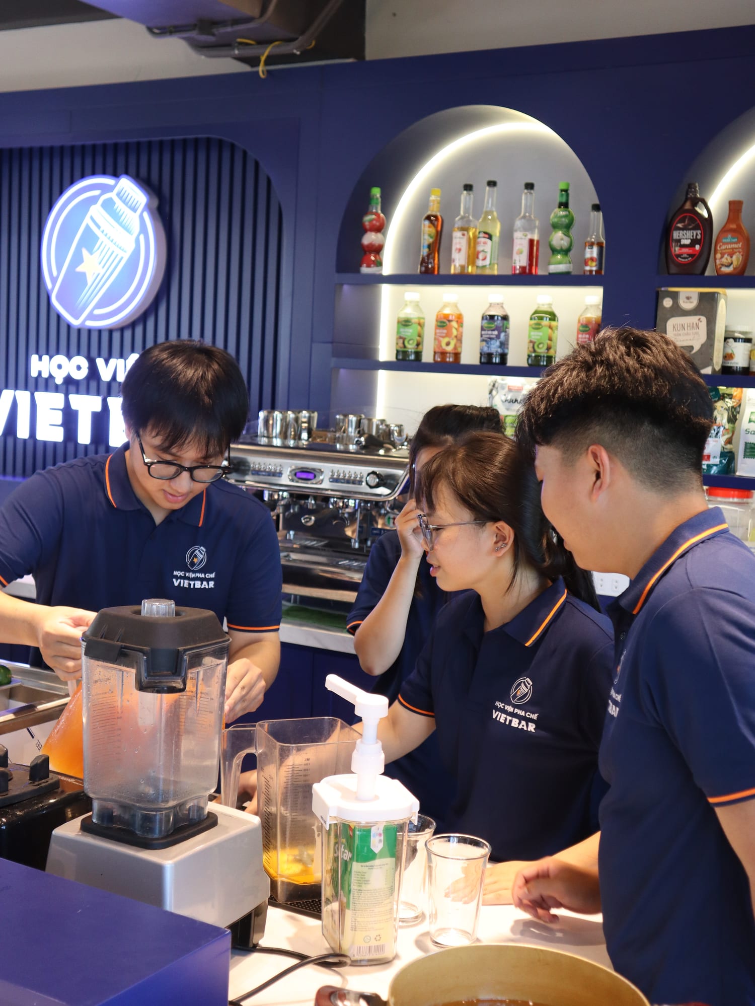 Hoạt động thực hành tại Học Viện Vietbar