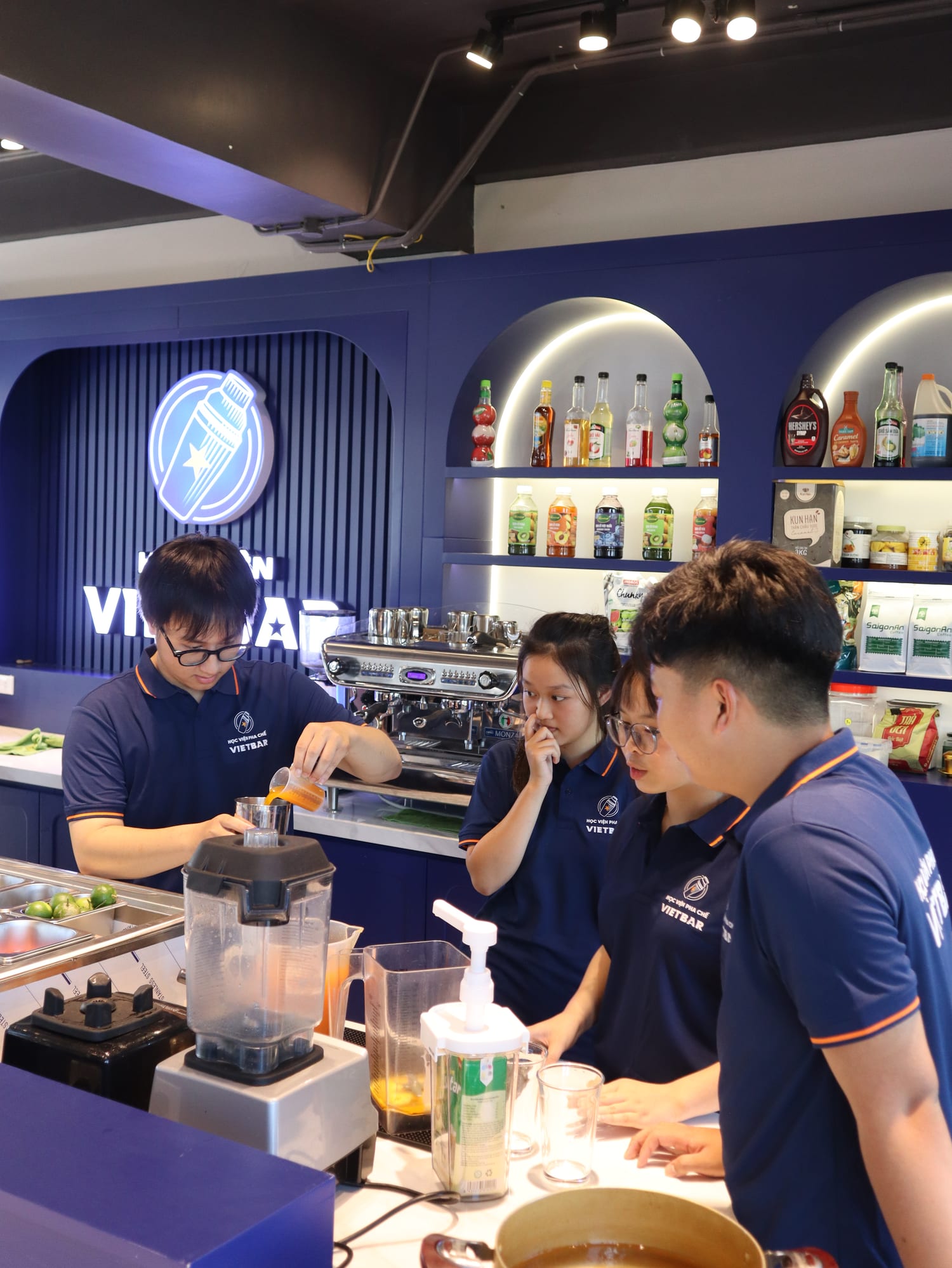 Hoạt động thực hành tại Học Viện Vietbar