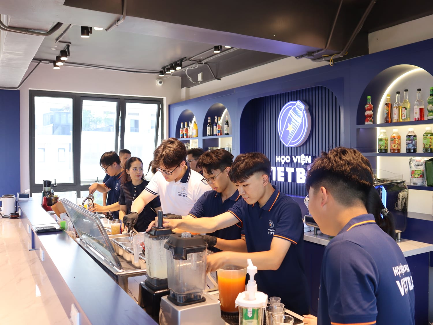 Hoạt động thực hành tại Học Viện Vietbar