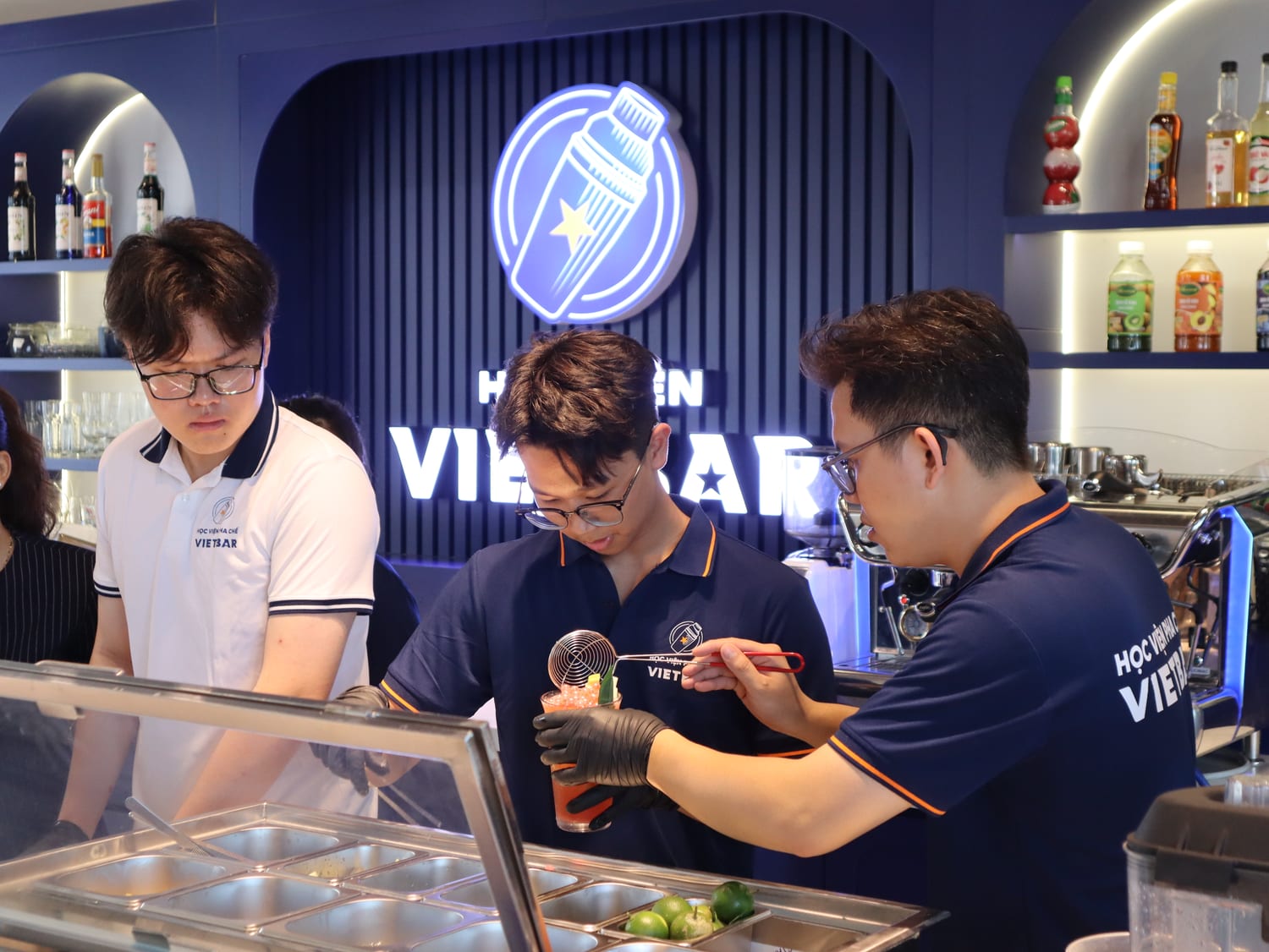 Hoạt động thực hành tại Học Viện Vietbar