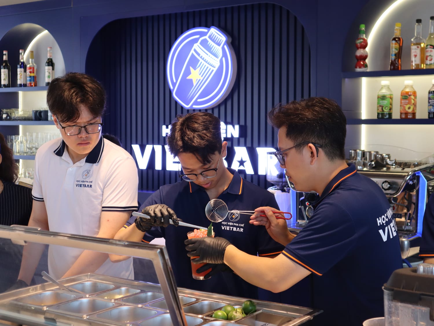 Hoạt động thực hành tại Học Viện Vietbar