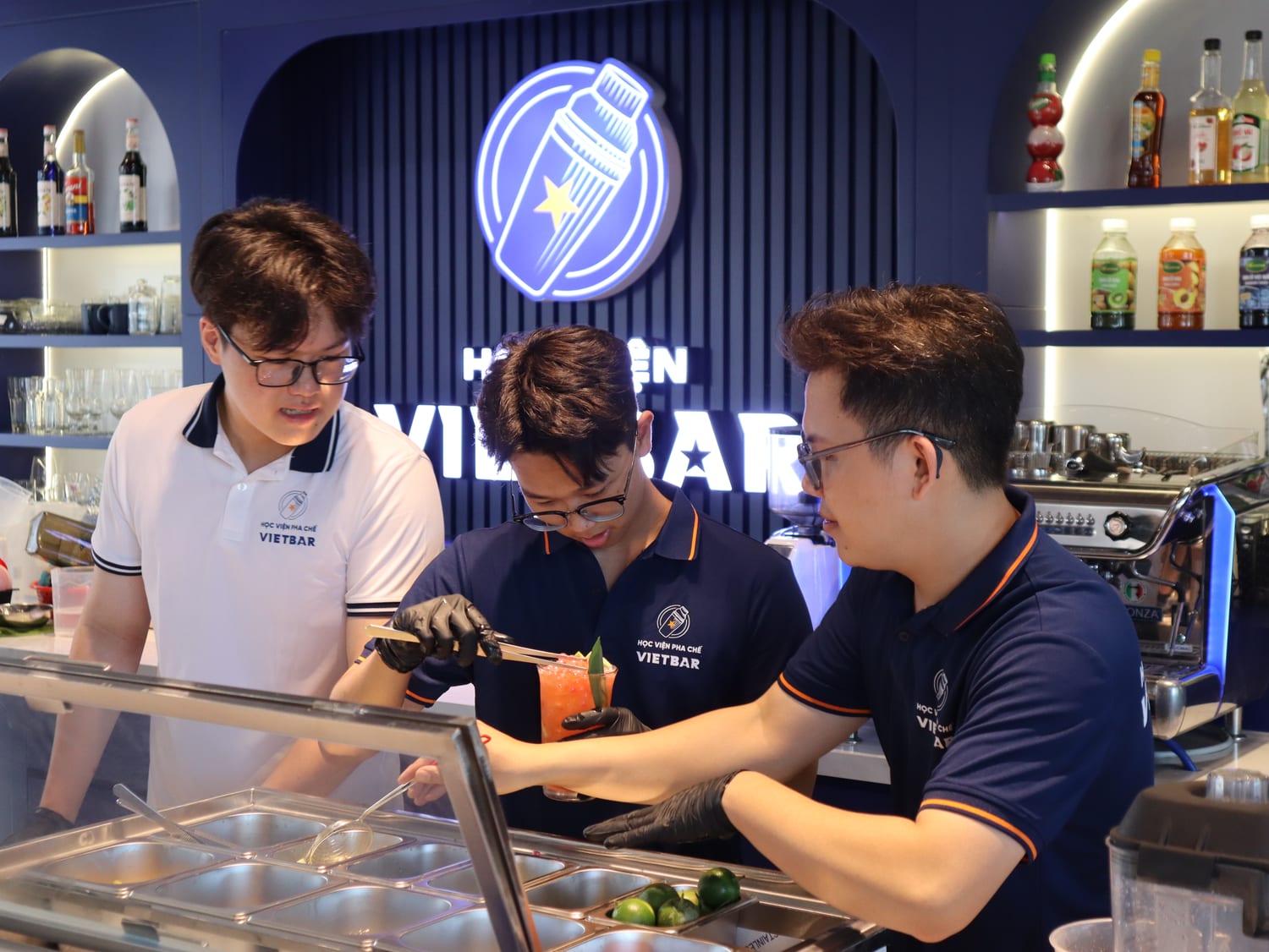 Hoạt động thực hành tại Học Viện Vietbar