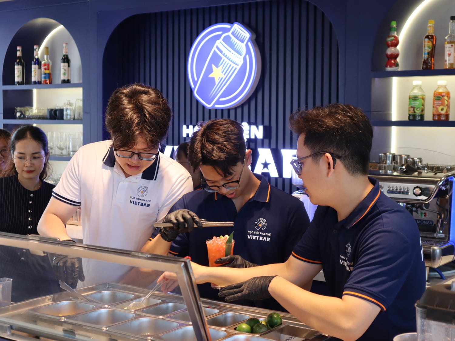 Hoạt động thực hành tại Học Viện Vietbar