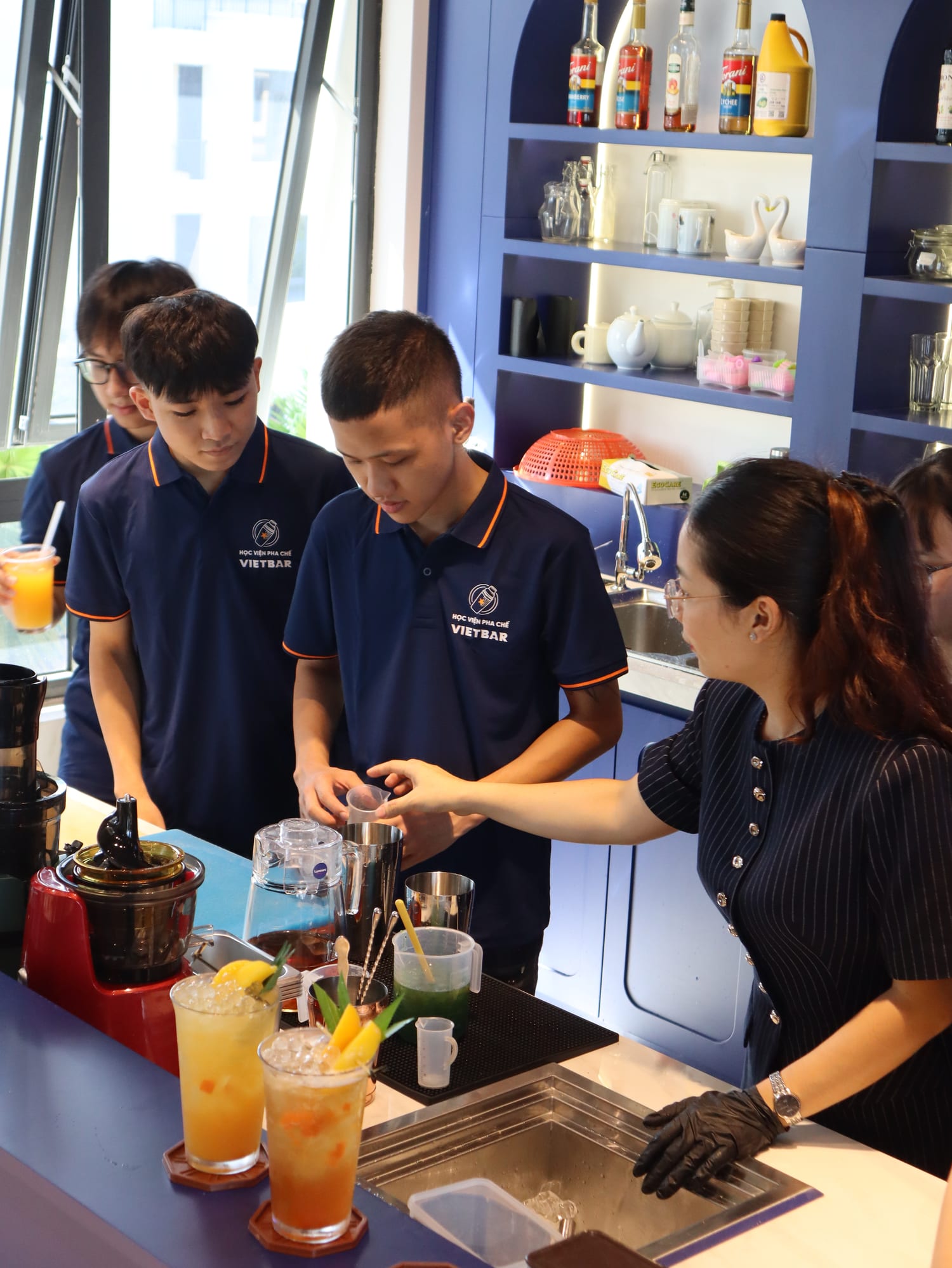 Hoạt động thực hành tại Học Viện Vietbar