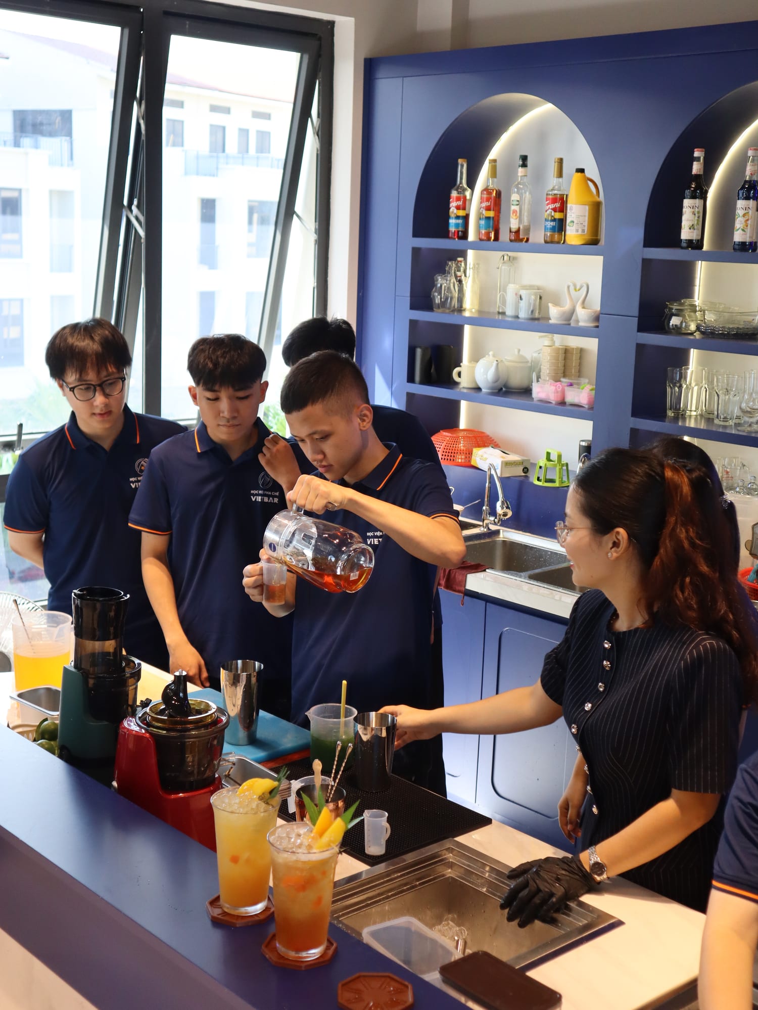 Hoạt động thực hành tại Học Viện Vietbar