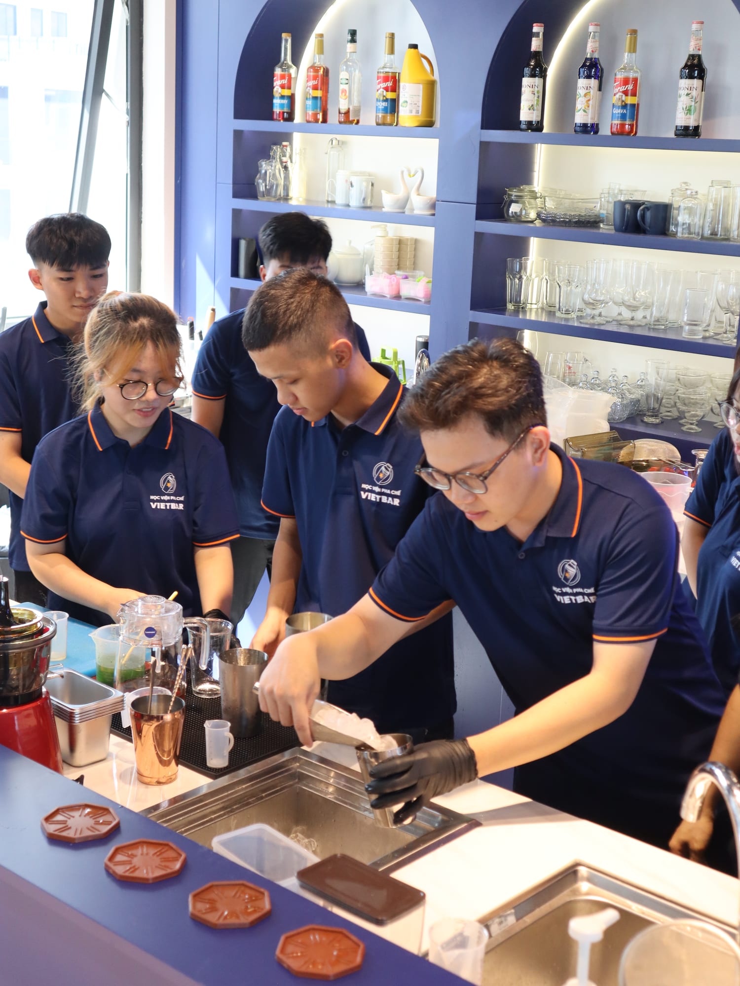 Hoạt động thực hành tại Học Viện Vietbar