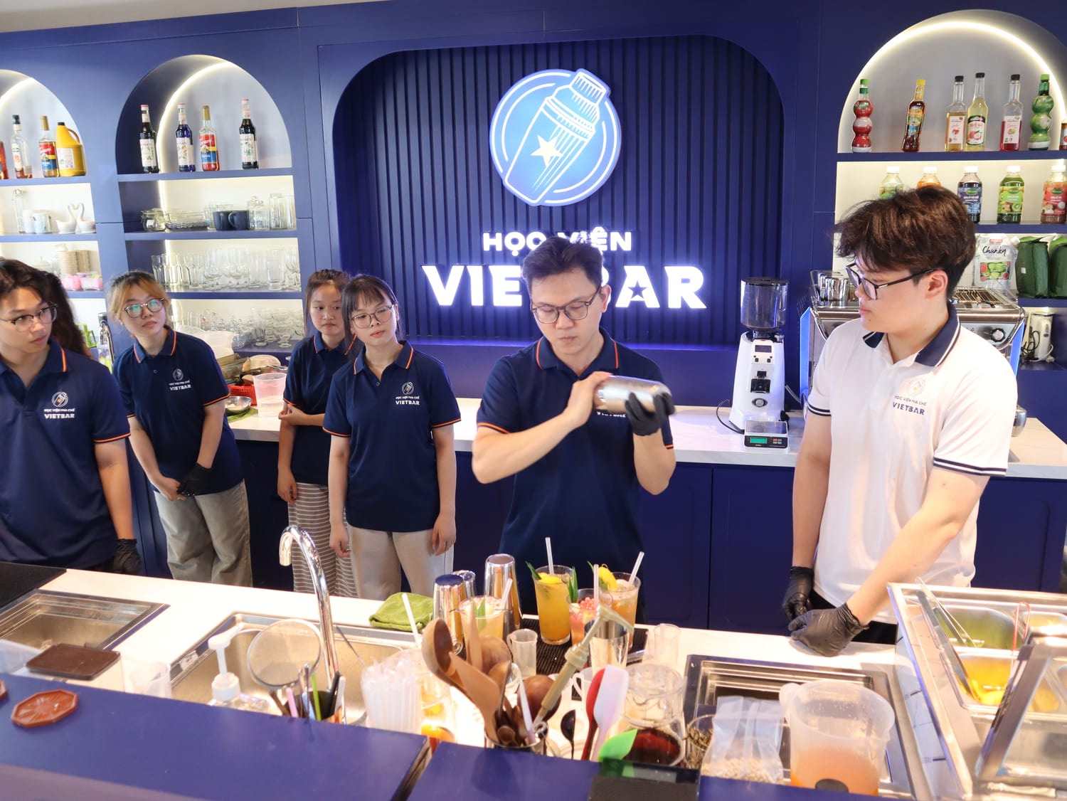 Hoạt động thực hành tại Học Viện Vietbar