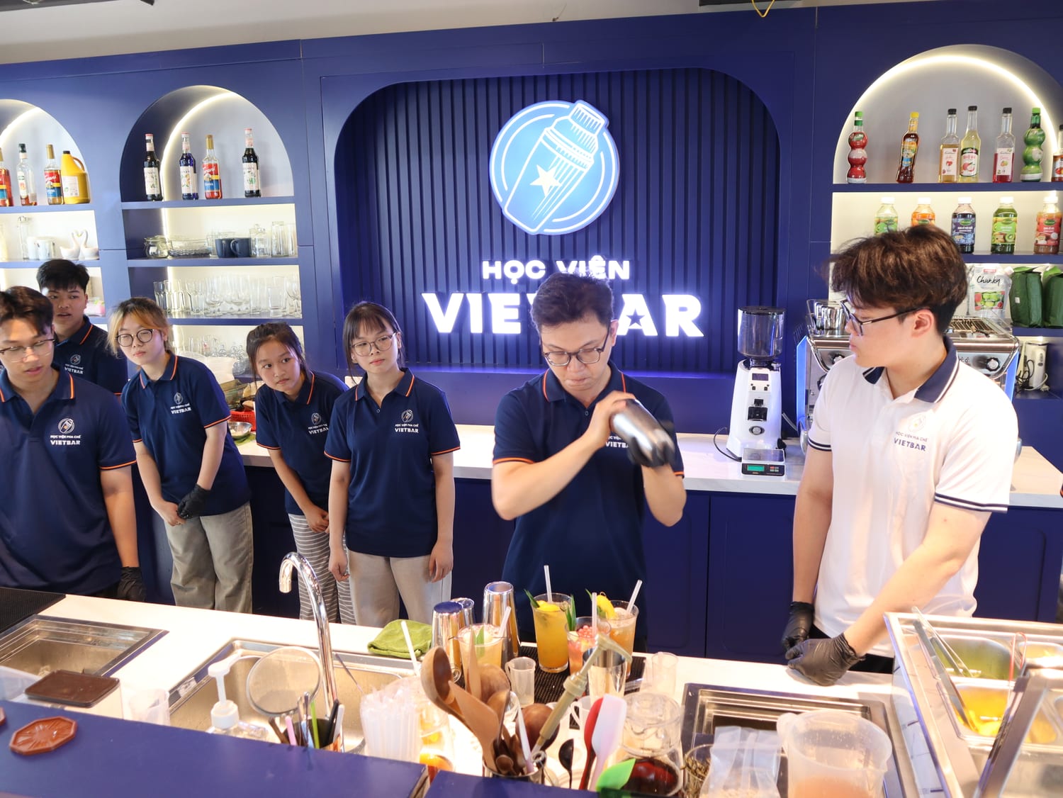 Hoạt động thực hành tại Học Viện Vietbar