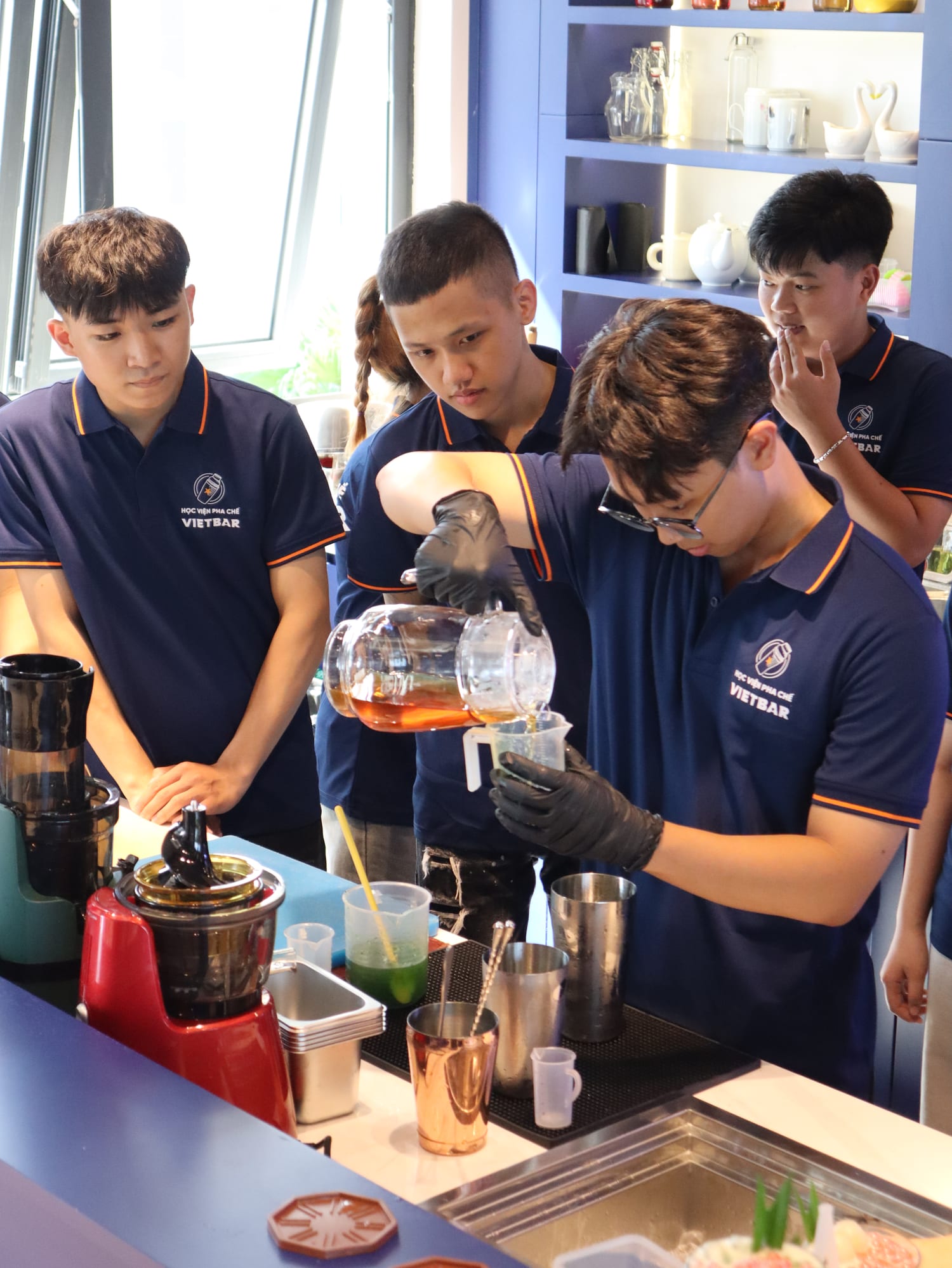 Hoạt động thực hành tại Học Viện Vietbar