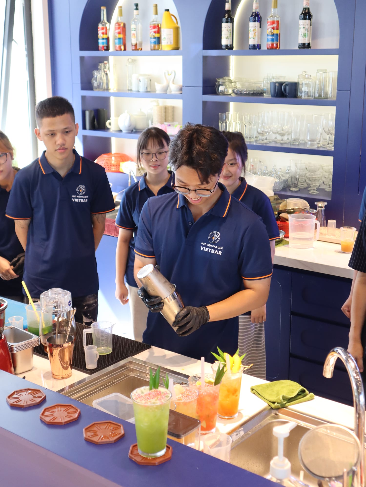 Hoạt động thực hành tại Học Viện Vietbar
