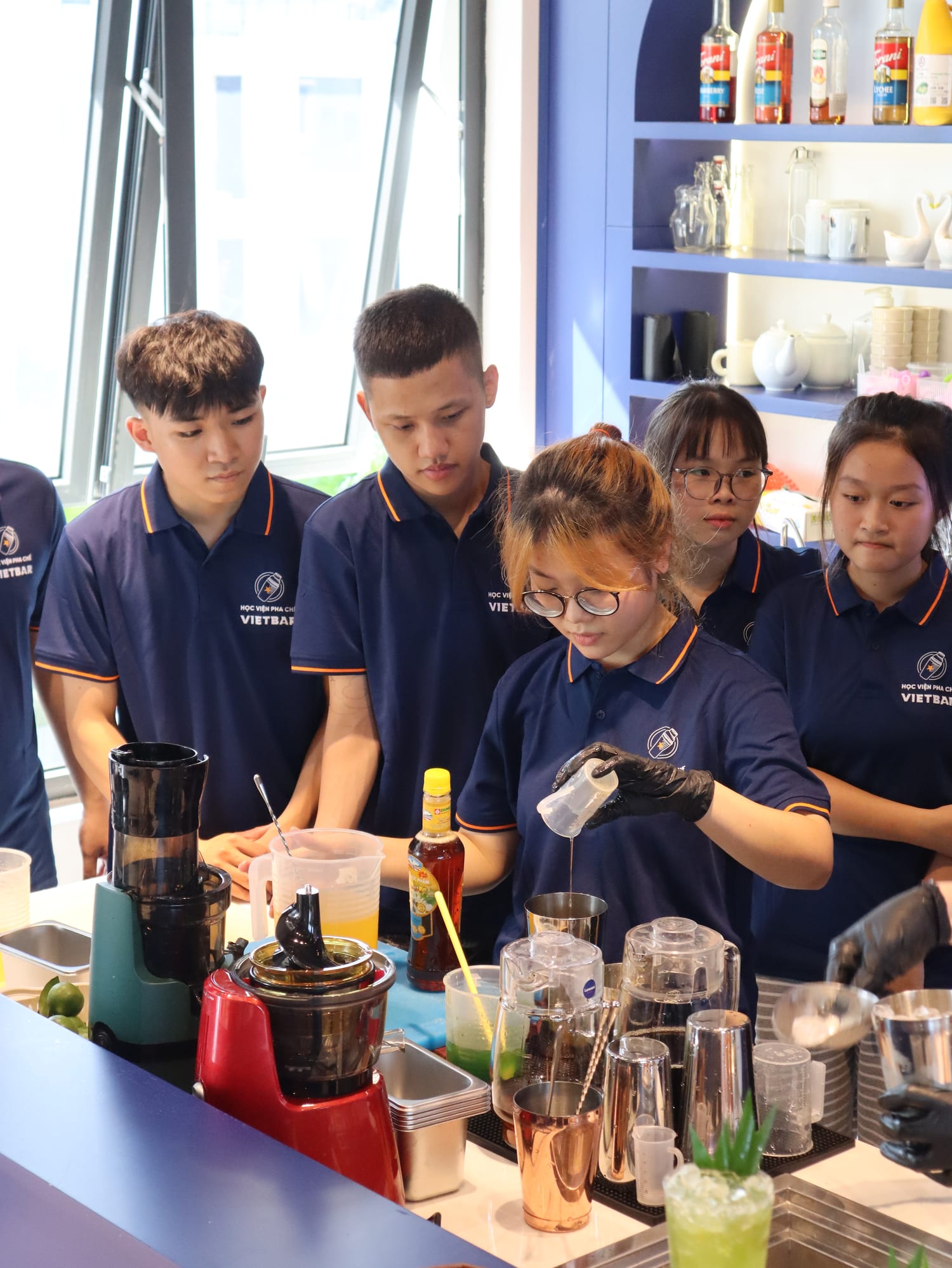 Hoạt động thực hành tại Học Viện Vietbar