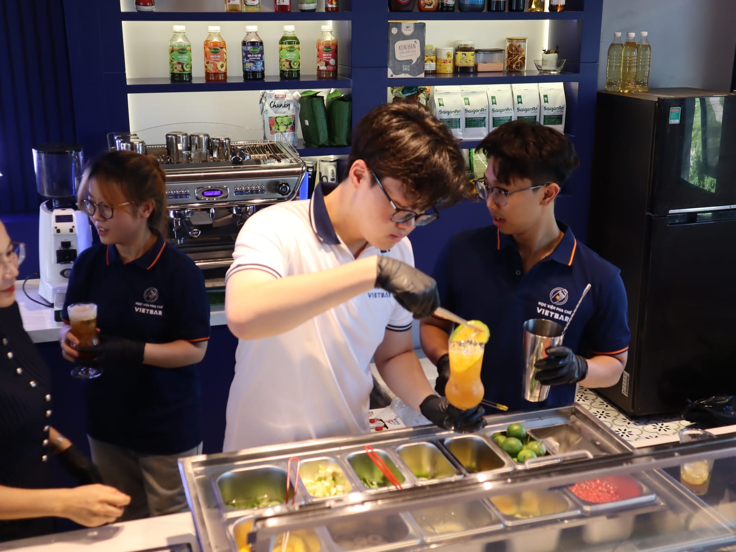 Hoạt động thực hành tại Học Viện Vietbar