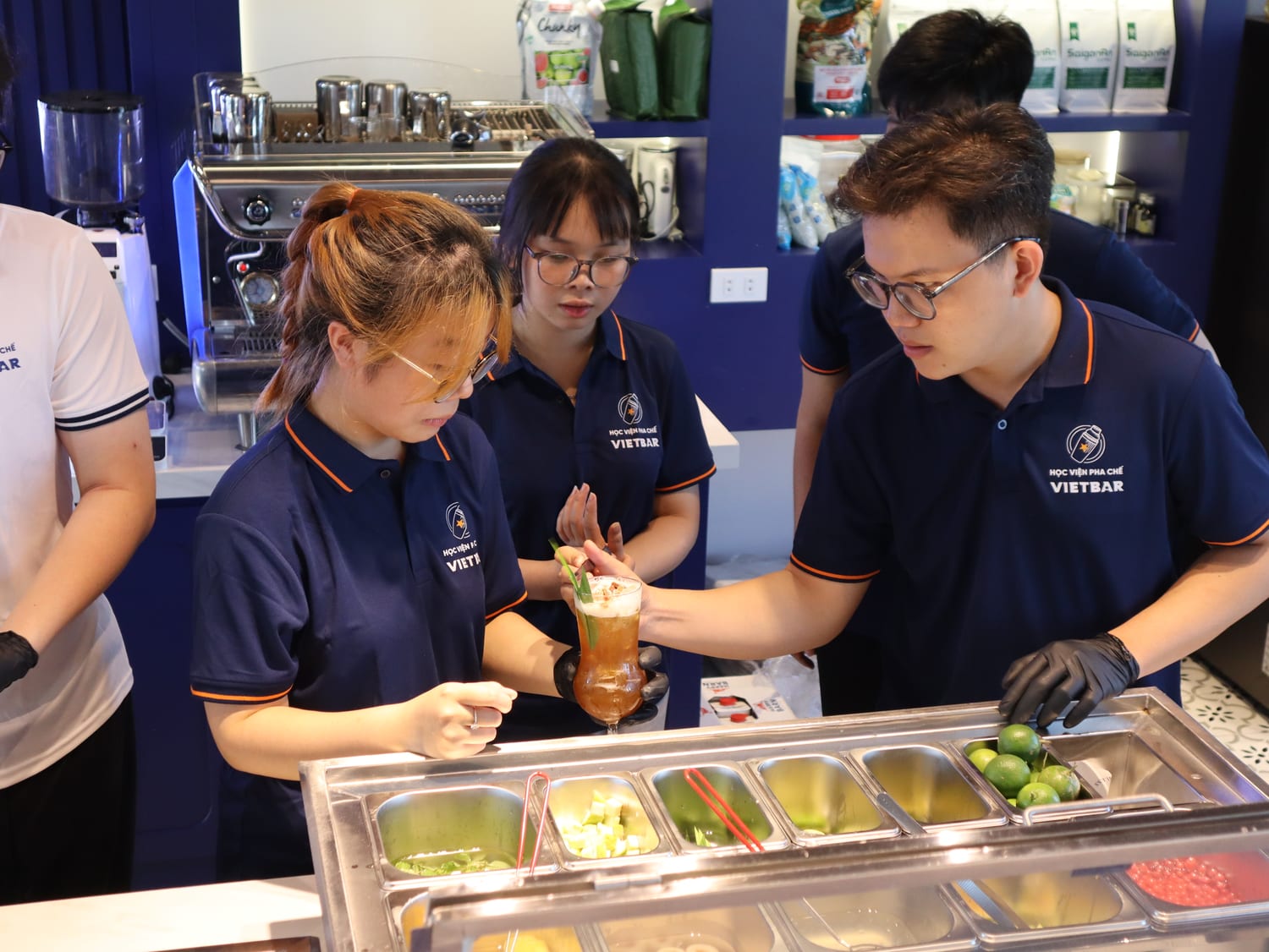 Hoạt động thực hành tại Học Viện Vietbar