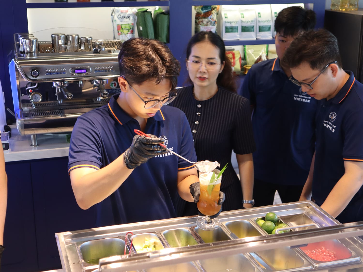 Hoạt động thực hành tại Học Viện Vietbar
