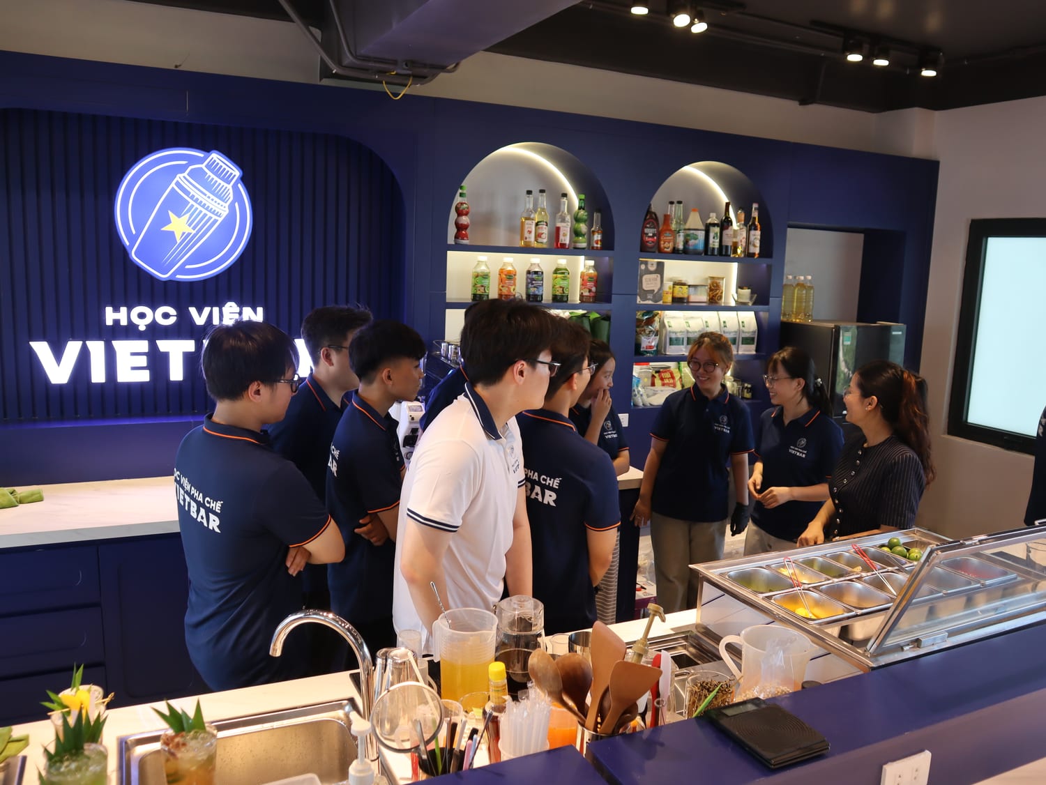 Hoạt động thực hành tại Học Viện Vietbar