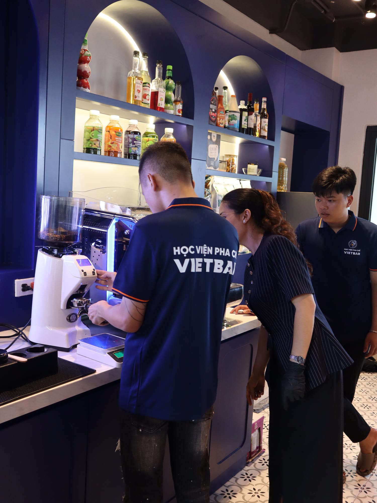 Hoạt động thực hành tại Học Viện Vietbar