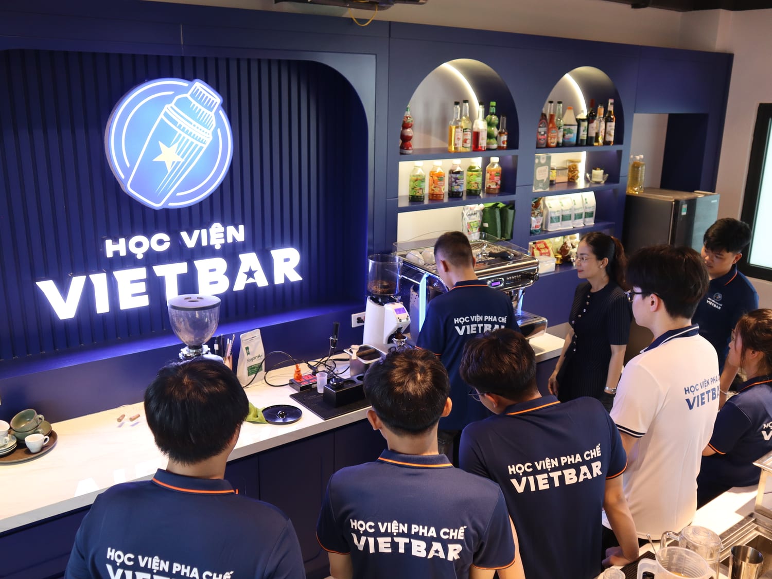 Hoạt động thực hành tại Học Viện Vietbar