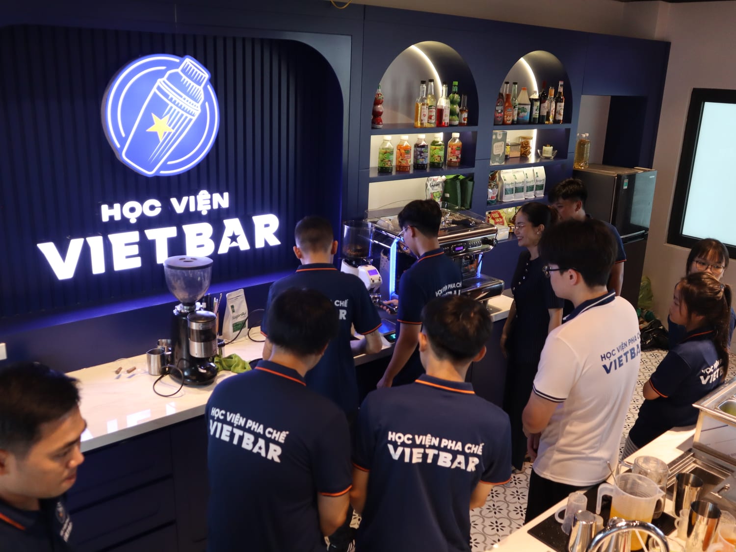 Hoạt động thực hành tại Học Viện Vietbar