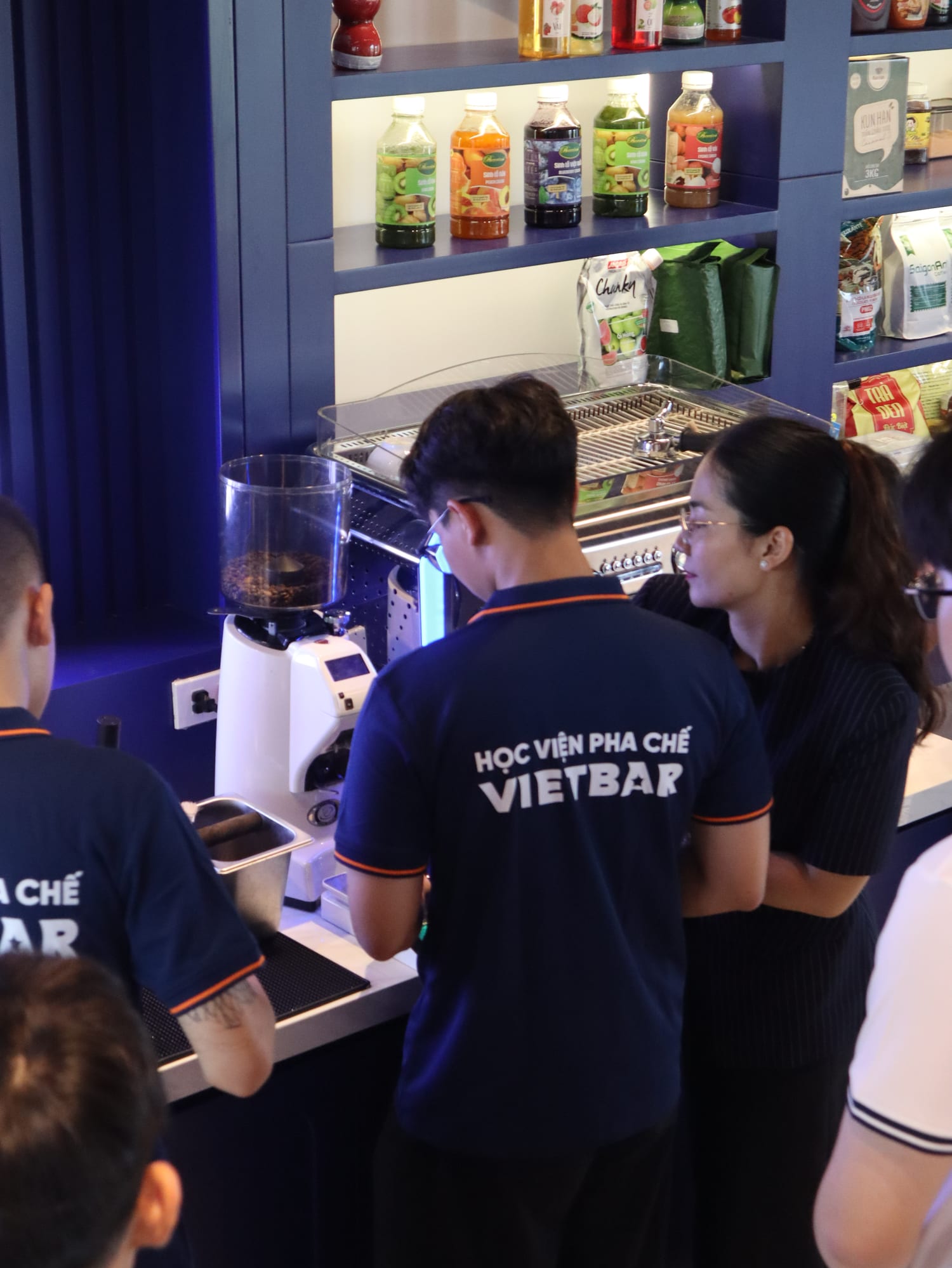 Hoạt động thực hành tại Học Viện Vietbar