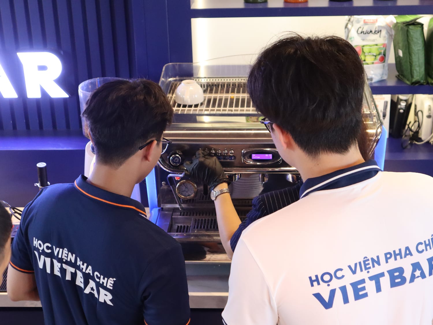 Hoạt động thực hành tại Học Viện Vietbar