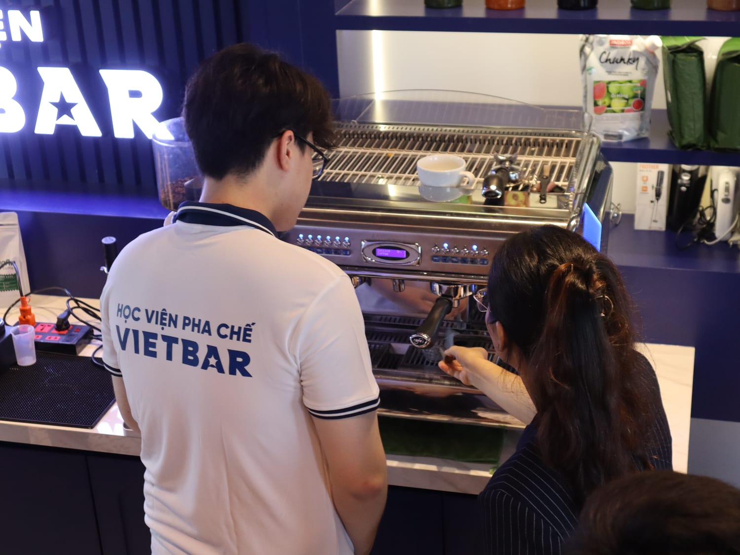 Hoạt động thực hành tại Học Viện Vietbar